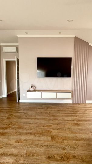 2-к. квартира, 77 м², 6/6 эт.