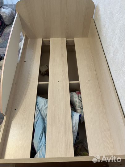 Кровать дельфин с бортиком, матрас, наматрасник