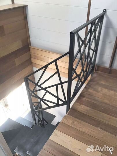 Лестница из металла / Лестница на монокосоуре