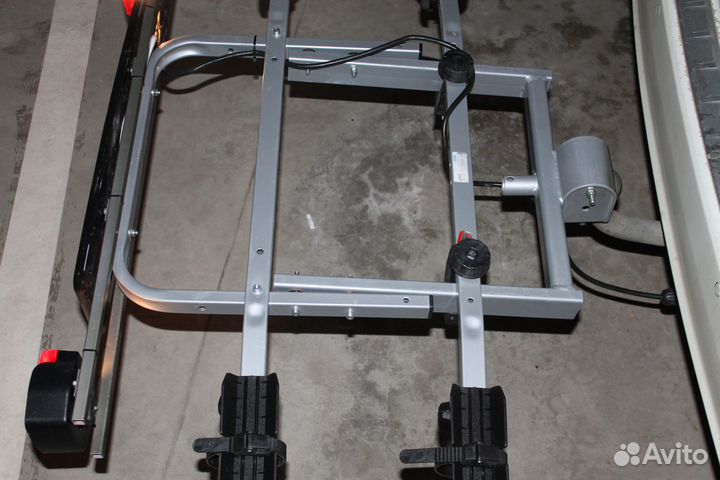 Автомобильный багажник для велосипедов amos