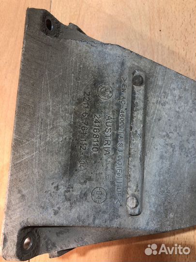 Кронштейн двигателя правый BMW 5 серия E60/E61 (20