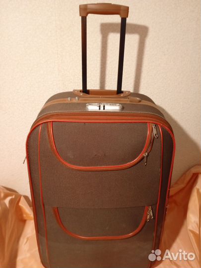 Чемоданы на колесах бу