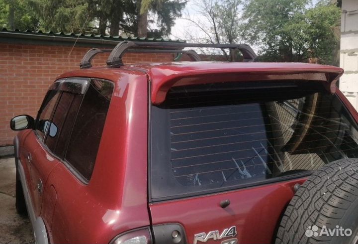 Спойлер на заднюю дверь Toyota RAV4 10 1994-2000