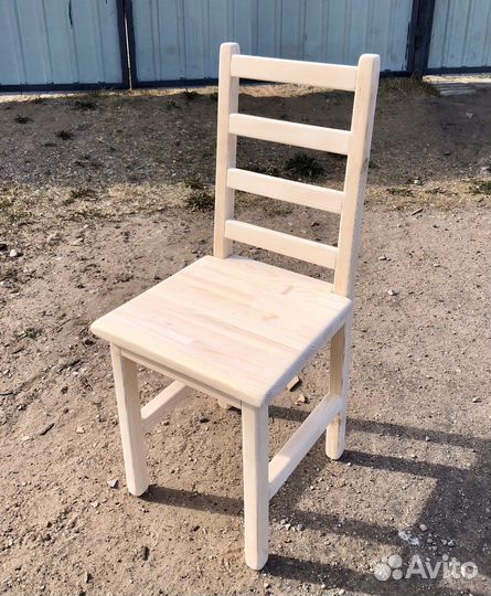 Стул со спинкой