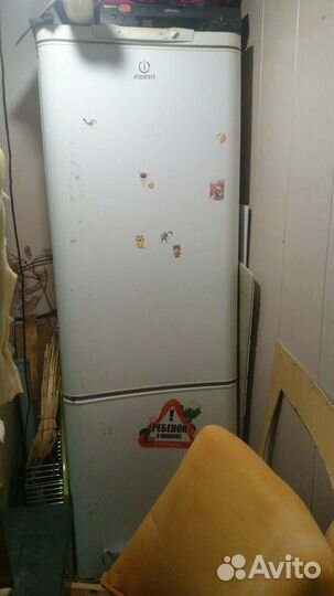Холодильник бу indesit рабочий