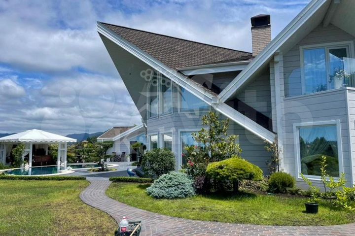 Дом 365 м² на участке 17 сот.