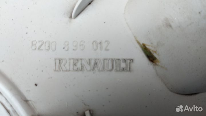 Колпак на renault r15 8200896012 с дефектом