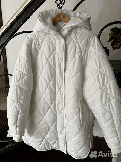 Куртки демисезонные женская 50 52 белая