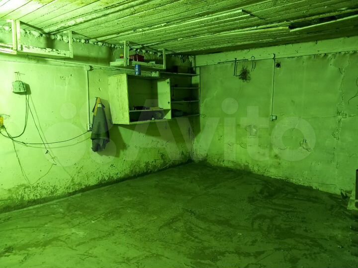 Гараж, > 30 м²