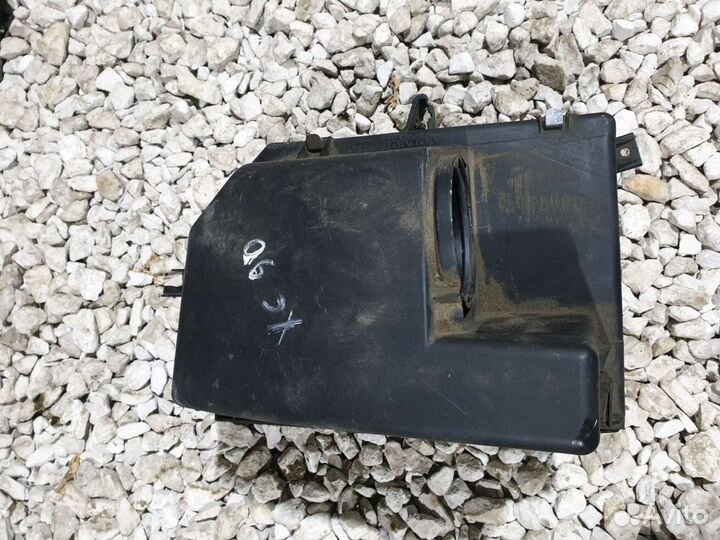 Корпус воздушного фильтра Volvo XC90