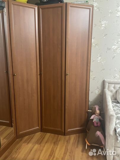 Шкаф