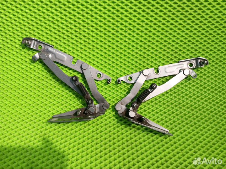 Петля багажника Audi A6 C6 (2002-2010)