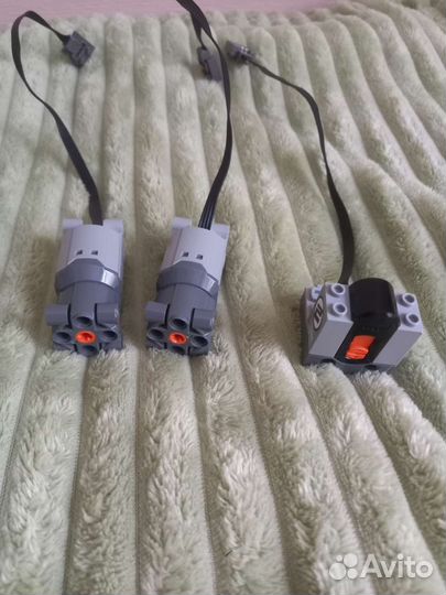 Lego technic Power 2 моторчика и приёмник
