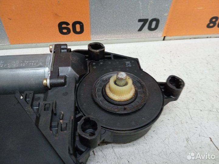 Моторчик стеклоподъемника Volkswagen Touareg