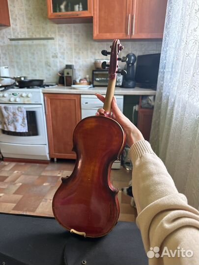Скрипка 1/2 (вместе со смычком, мостиком и чехлом)