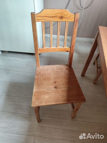 Стол кухонный и 3 стула