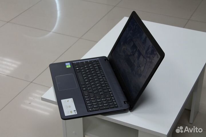 Ноутбук Asus с двумя видеокартами и гарантией