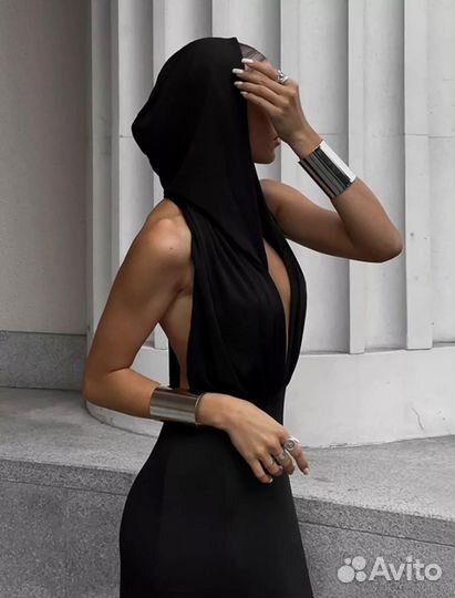 Платье с капюшоном макси