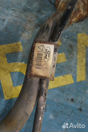 Заливная горловина бензобака Ford Mondeo 3