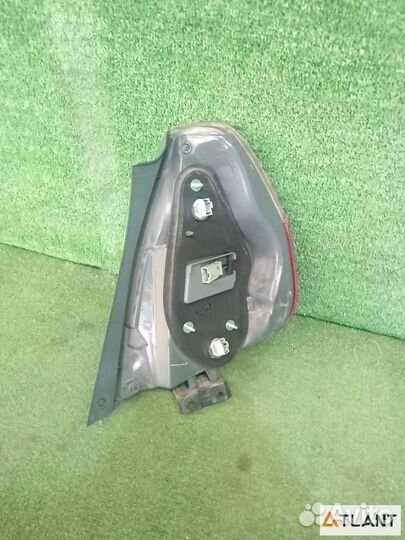 Фонарь задний левый honda FIT