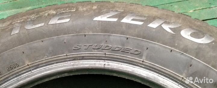 Pirelli Ice Zero 235/65 R17