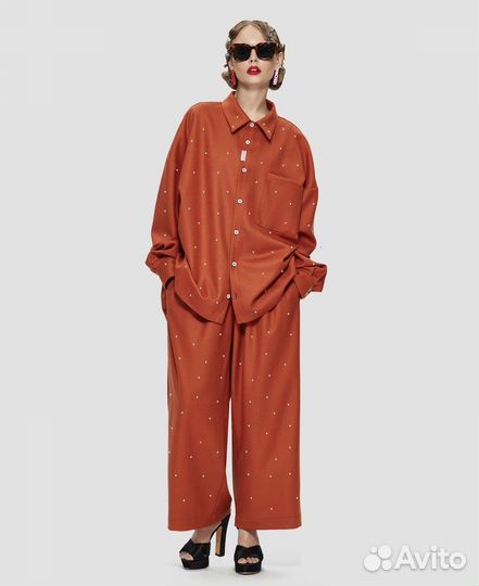 Monochrome костюм