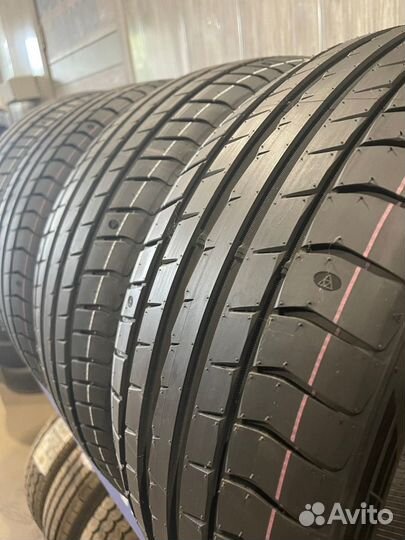 Triangle EffeXSport TH202 245/40 R20 97Y