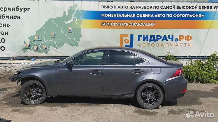 Фонарь задний внутренний левый Lexus IS250 (XE30)