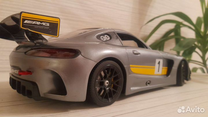 Машина на пульте управления