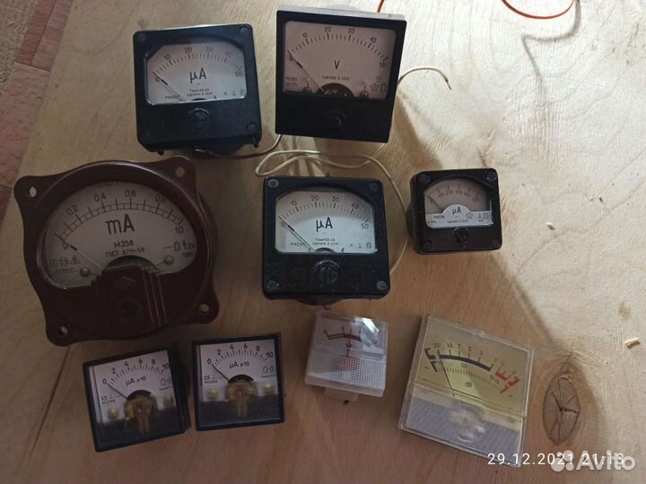 Индикаторы стрелочные