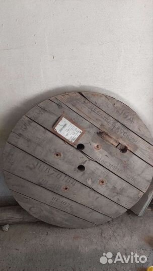 Деревянный стол, круг, от катушки