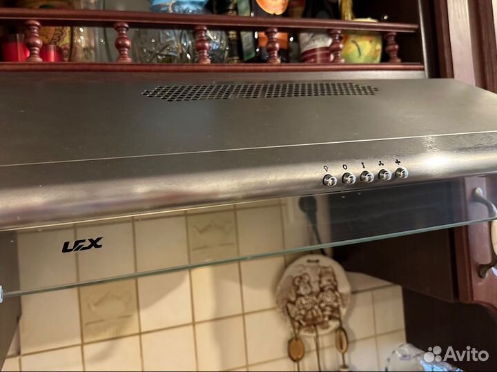 Подвесная вытяжка 60 см