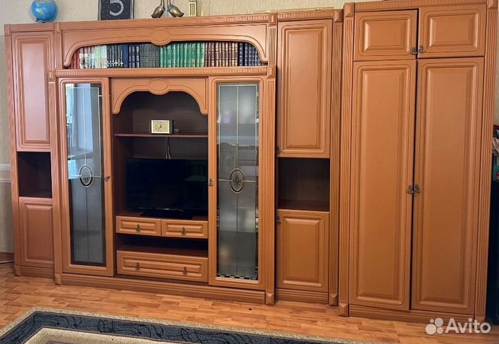 Шкаф стенка