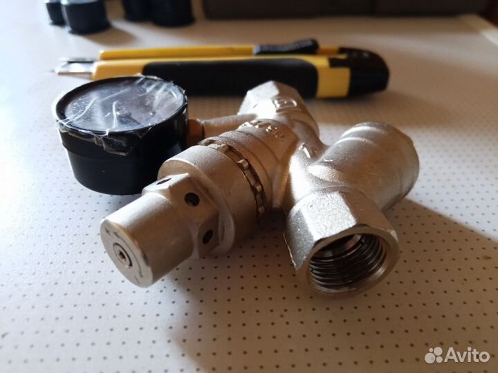 Редуктор давления воды