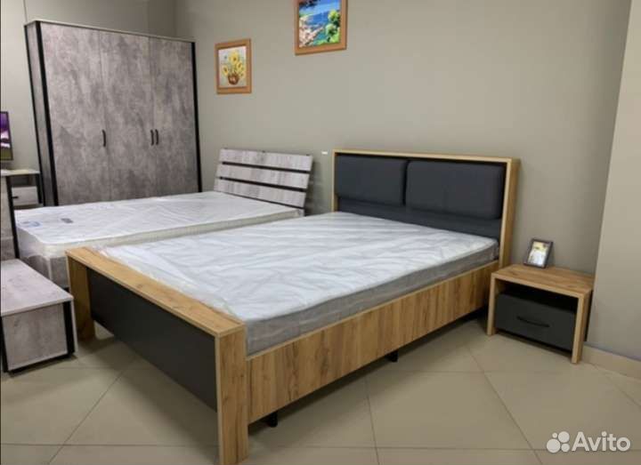 Спальный гарнитур