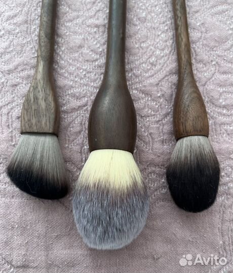 Кисти для макияжа из дерево ореха