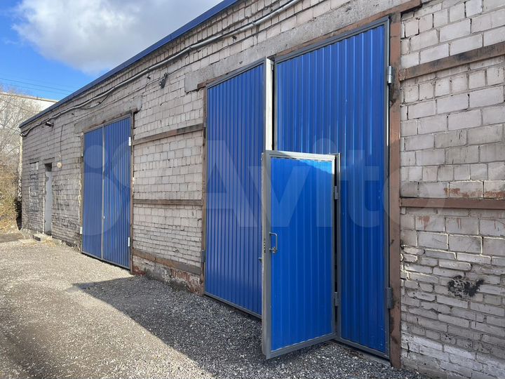 Гараж, > 30 м²