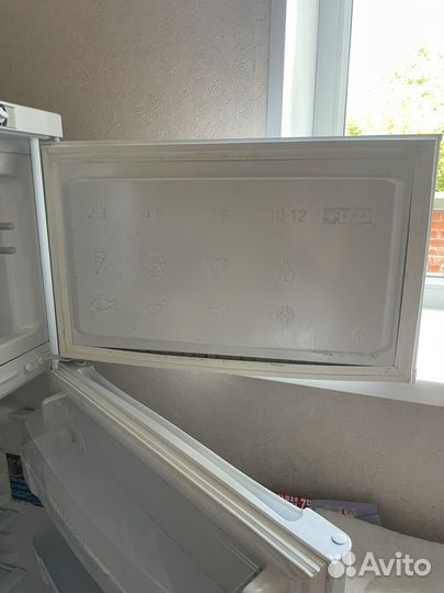 Холодильник indesit