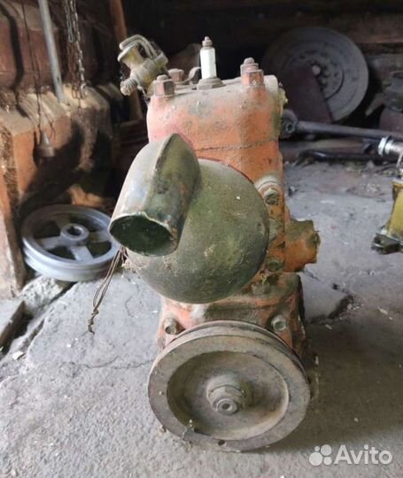 Пусковой двигатель