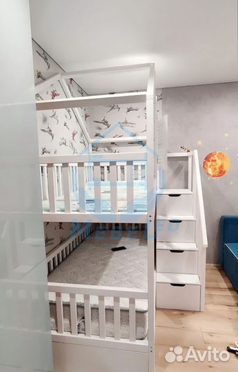 Двухъярусная кровать