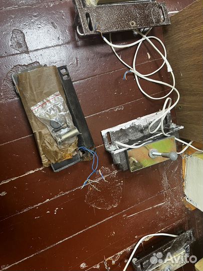 Электромагнитный замок на дверь