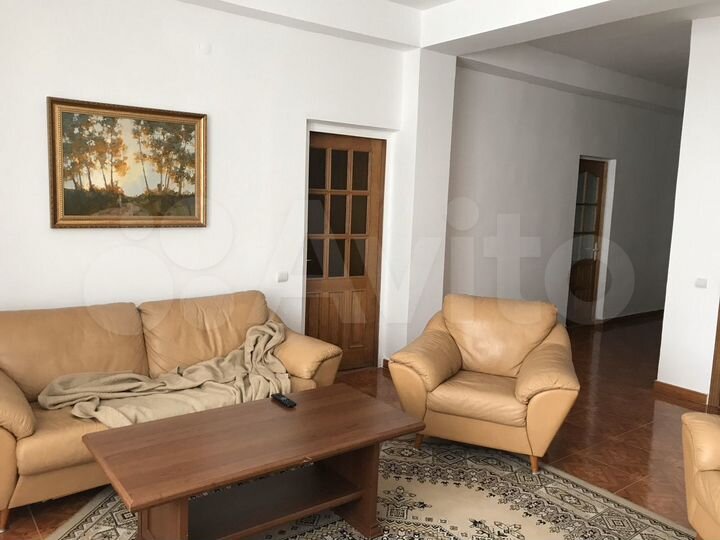 3-к. квартира, 120 м², 3/8 эт.