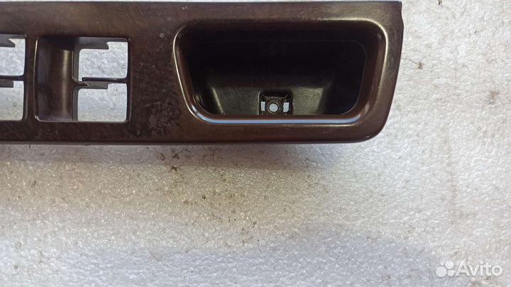 Накладка блока стеклоподъёмника Toyota Mark 2 gx90