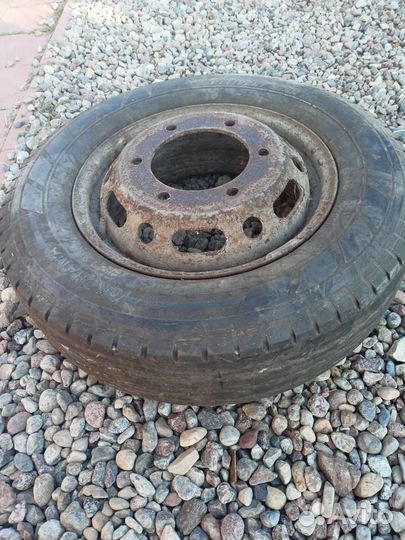 R16 Yokohama 104ZR 205/75, PCD 6x118 DIA 10