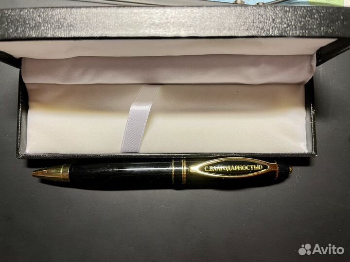 Ручка шариковая подарочная