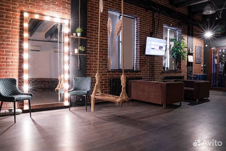 Лофт с караоке, сценой, барбекю, верандой