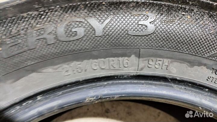 Toyo NanoEnergy 3 215/60 R16