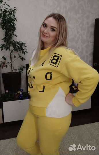 Спортивный костюм женский