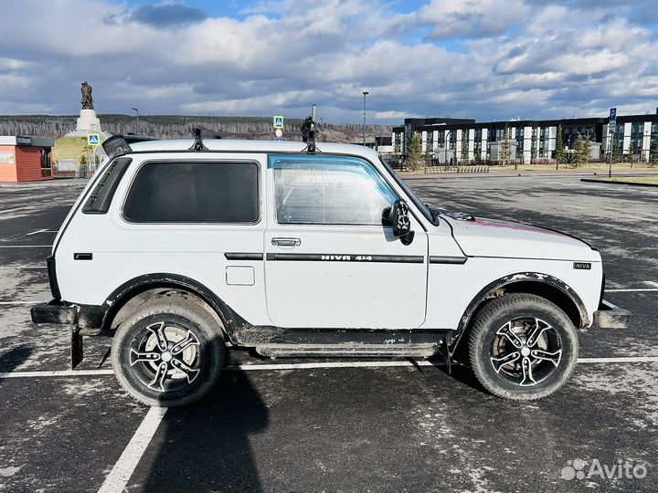 LADA 4x4 (Нива) 1.7 МТ, 2001, 150 000 км