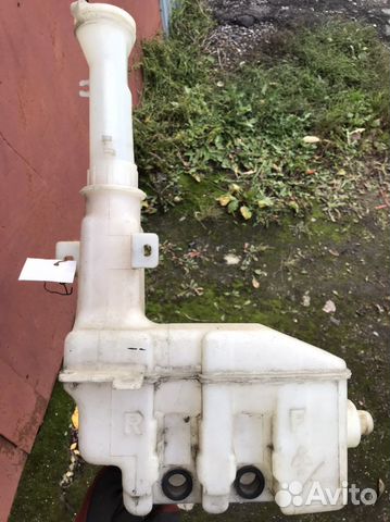 Бачок омывателя Mazda Premacy 2000 г